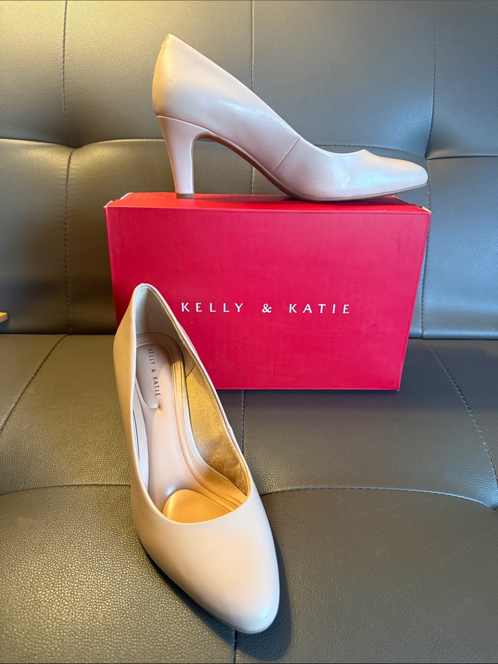Kelly & Katie Nude “Genna” Pumps 9M